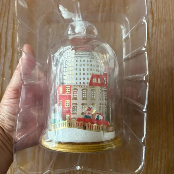 NIB Hallmark Signature City Scene Series 2024 - Picture 7 of 7